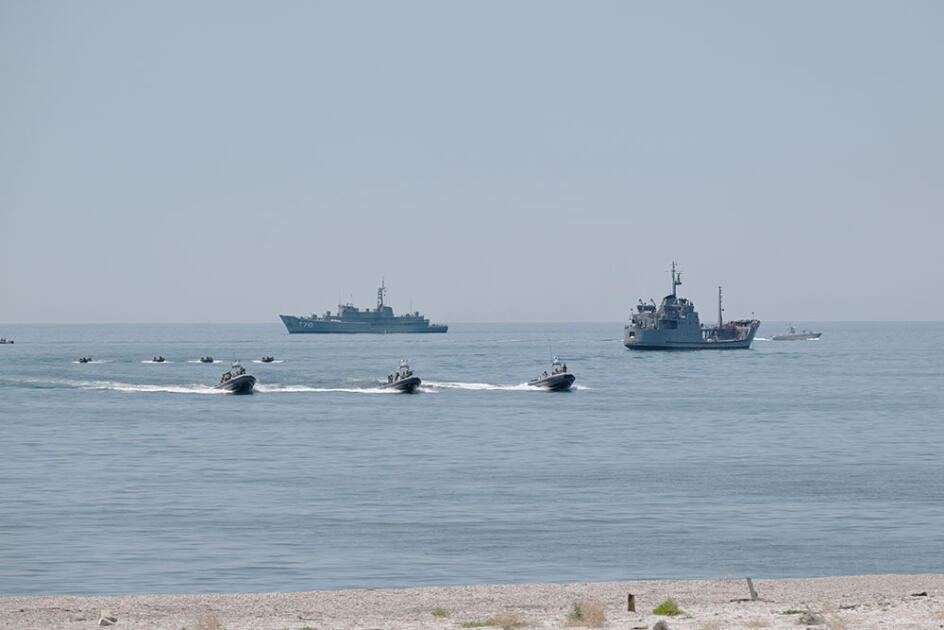 В ВМС проводятся тактические учения с боевой стрельбой