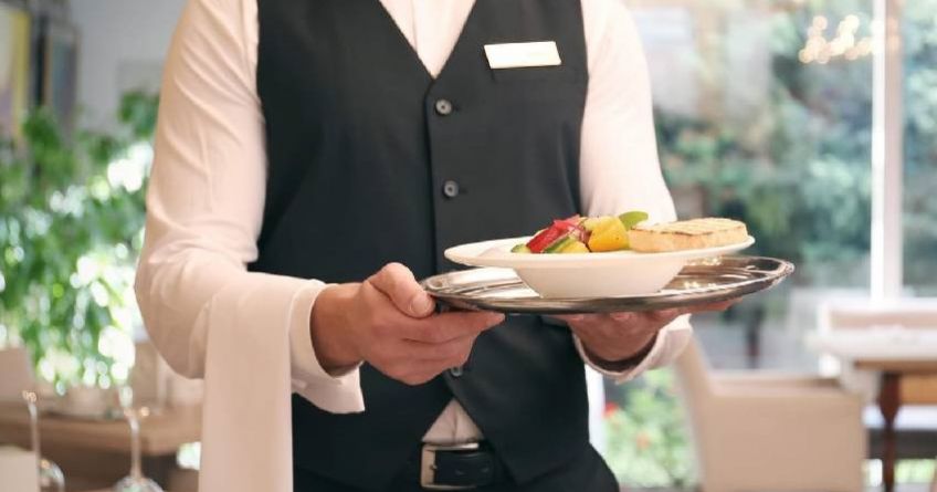 Kyrgyzstanis spend over 28 billion soms on restaurants and food delivery