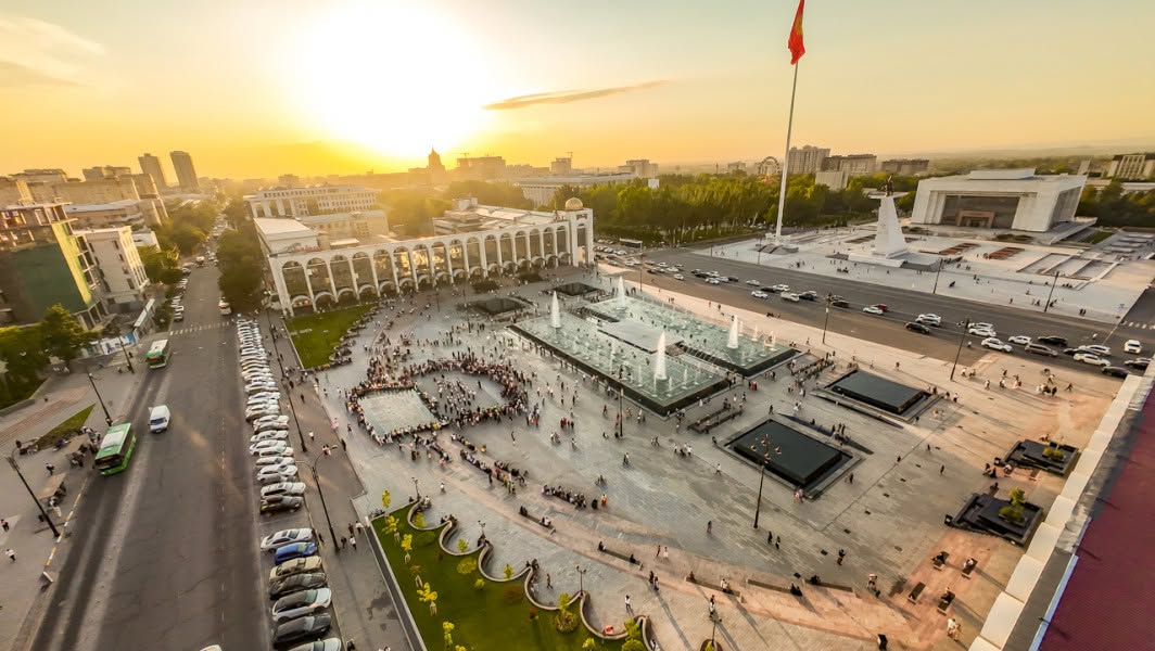 Музыка, танцы и комуз. В центре Бишкека снова стартуют летние концерты