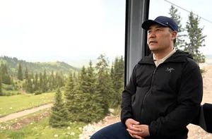 Садыр Жапаров запустил первые канатные дороги мегакурорта «Ала-Тоо Резорт»