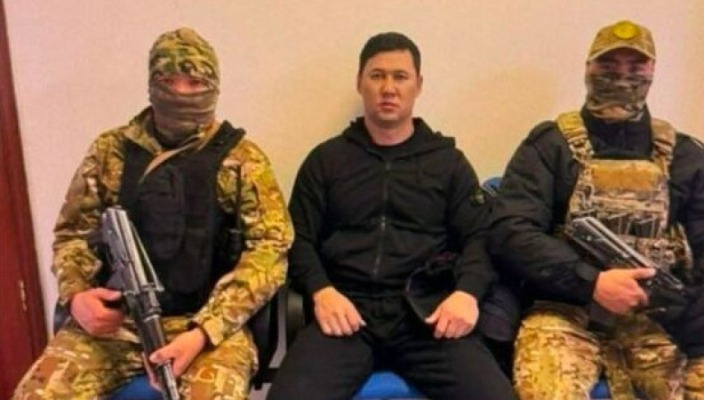 Эльдару Жакыпбекову и следователю по прозвищу Вазелин продлили арест в СИЗО-1