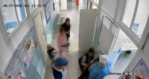В Жумгале мужчину, подозреваемого в избиении врача, суд отправил под домашний арест