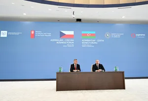 Президент Ильхам Алиев и Премьер-министр Андрей Бабиш приняли участие в азербайджано-чешском бизнес-форуме