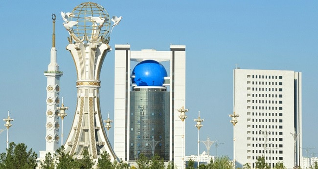 Foreign Minister of Turkmenistan and Minister of Roads of Iran hold phone talks