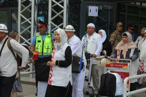 First group of Kyrgyz pilgrims returns from Saudi Arabia