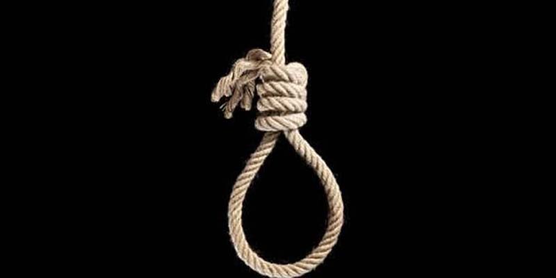 В Кара-Суу 21-летнюю женщину нашли повешенной. У нее осталось двое детей