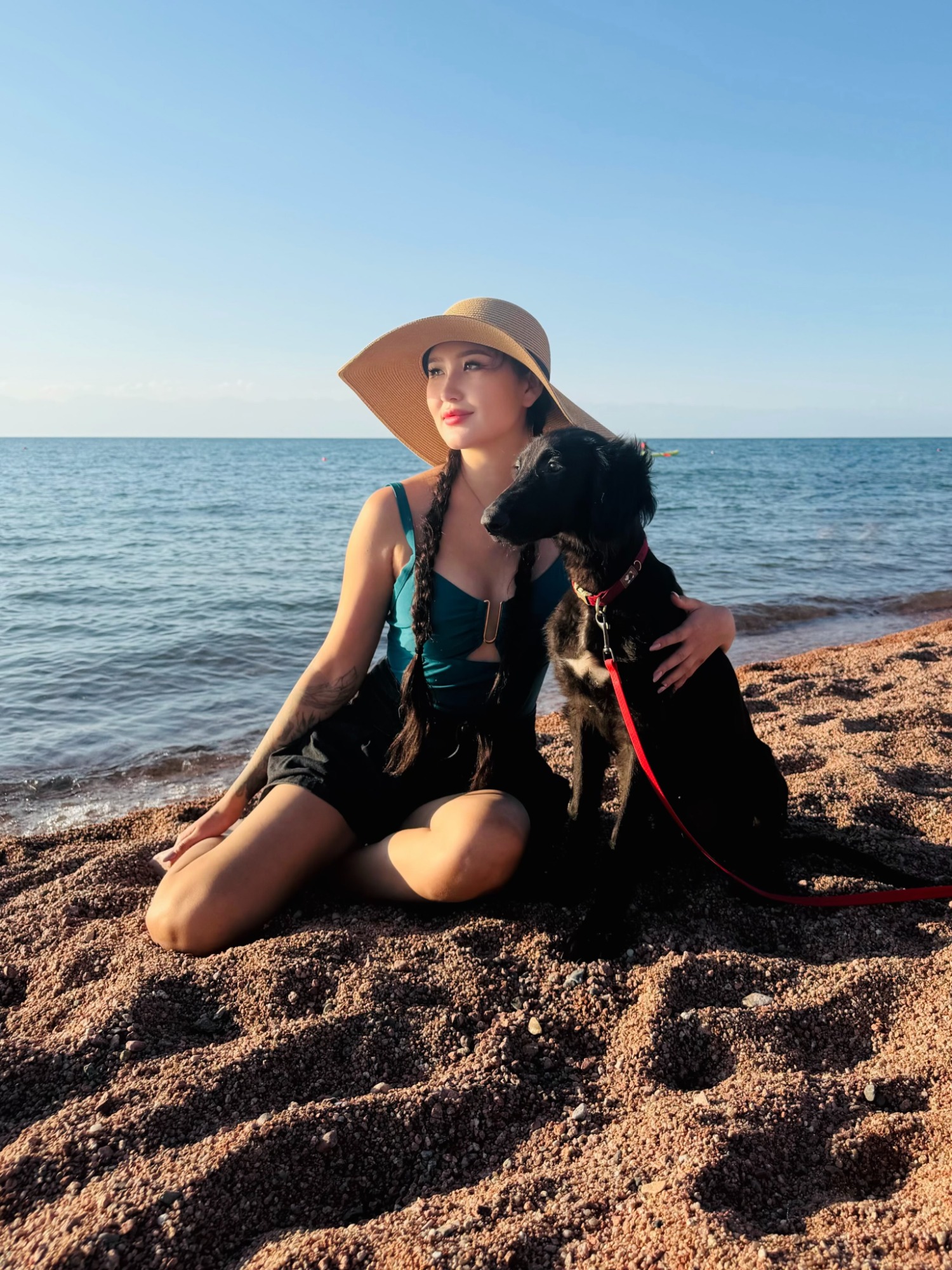 Владельцы собак просят открыть pet-friendly-пляжи на Иссык-Куле