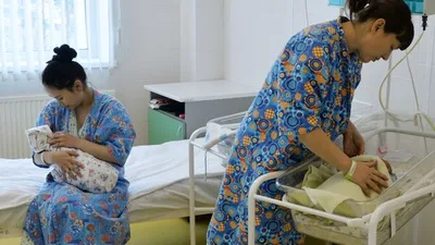 Минтруда объяснило, как оформить "Бала ырысы", если ребенок родился за границей