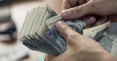 Зарплаты в финансовом секторе Кыргызстана превысили 100 тысяч сомов