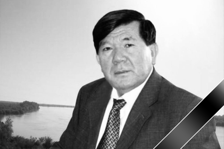 Скончался известный казахстанский писатель и поэт Мухтар Шаханов