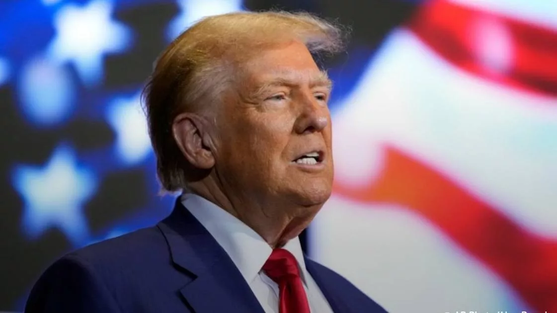 Трамп в пасхальное воскресение обругал Иран из-за Ормузского пролива, пообещал «ад» и закончил словами: «Хвала Аллаху»