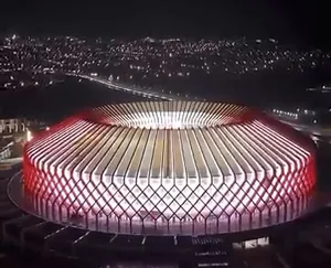 На новой спортивной арене в Бишкеке начали тестировать фасадную подсветку