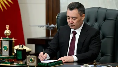 Президент изменил закон о дипломатической службе