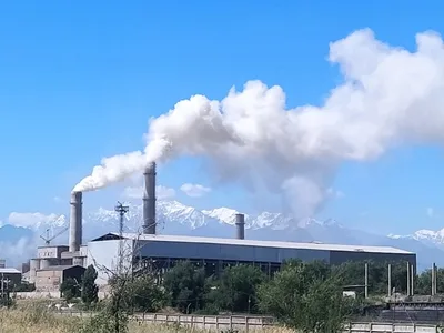 В Кыргызстане для вредных производств рядом с жилыми домами вводят особый режим