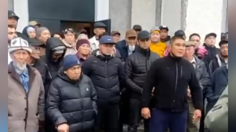 Construction near cemetery: Residents of Novopavlovka protesting against unknown investment project
