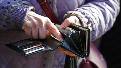 Бекешев предложил выдавать пенсию раньше 10-го числа