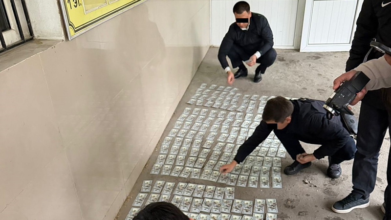 Следователя Ленинского РУВД Бишкека задержали по подозрению в вымогательстве $25 тыс.