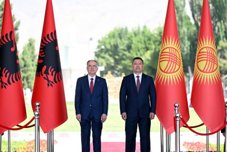 Sadyr Japarov meets with Albanian President Bajram Begaj in Cholpon-Ata
