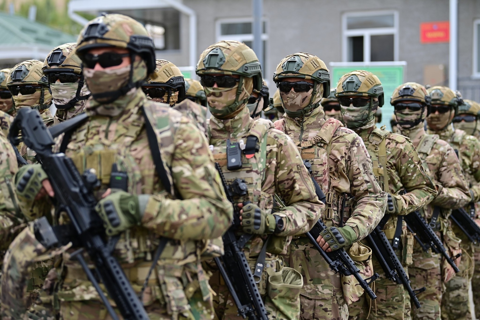 Пинг Понг силовиков. Как две службы арестовывают сотрудников друг-друга