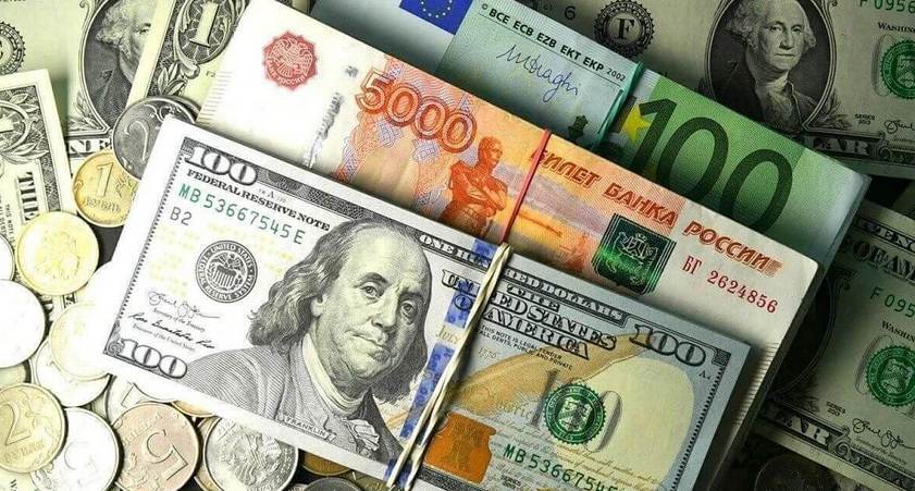 Рубль дешевеет, евро обновил максимум месяца. Курс валют на 20 апреля