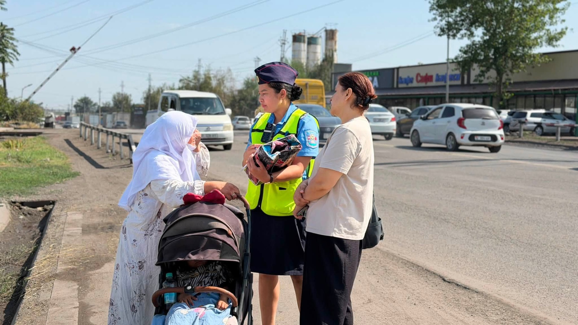 Безопасность и забота: в городе Ош начался профилактический рейд «Бродяга»