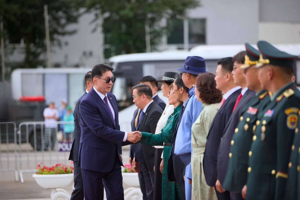 Президент Монголии поздравил жителей Эрденета с 50-летием города