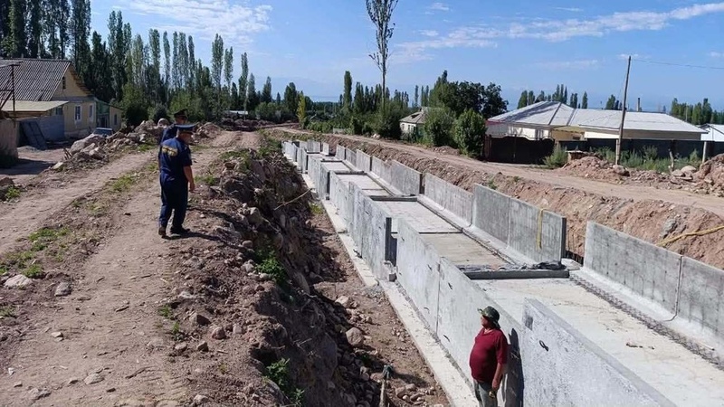 Ministry of Emergency Situations starts bank protection work on Chon-Ak-Suu River