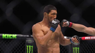 Мыктыбек Оролбай проиграл бой в UFC сопернику из США