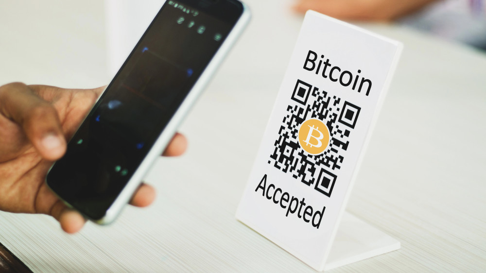 В Казахстане можно будет платить криптовалютой по QR-коду