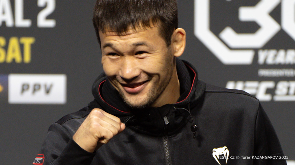 Непобежденный боец UFC намекнул на бой с Шавкатом Рахмоновым