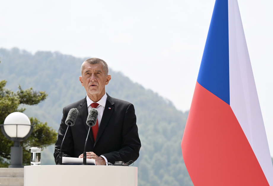 Андрей Бабиш: Чехия намерена закупать газ у Азербайджана