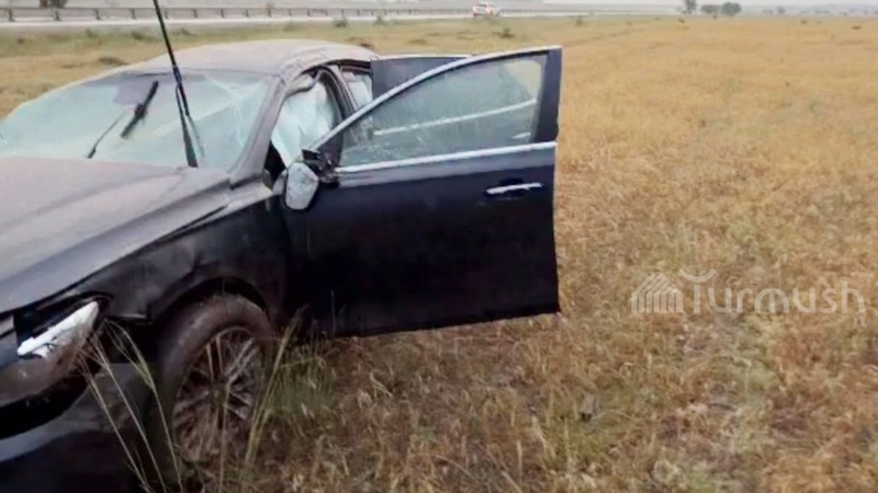 Vehicle rollover on Bishkek-Naryn-Torugart road leaves four unharmed